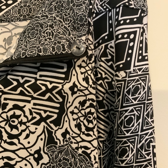 Woman’s Jersey Black & White Skirt - Picture 4 of 6